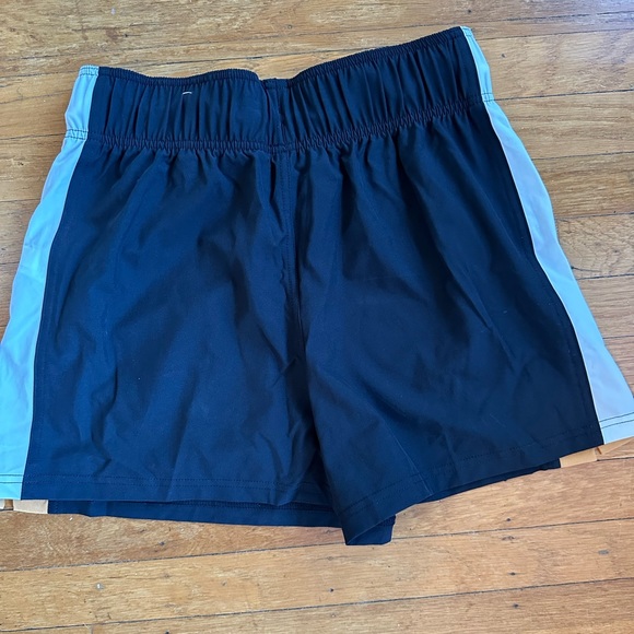 Matching athletic snap side shorts + ribbed cropped tee - Picture 3 of 6